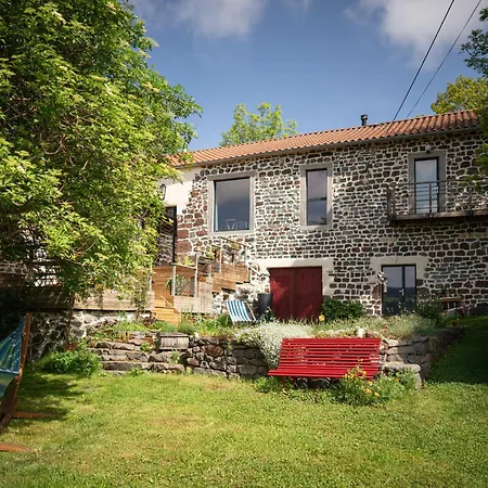 Bed & Breakfast En Ferme Traditionnelle Avec Terrasse En Haute-loire - Fr-1-582-488 *