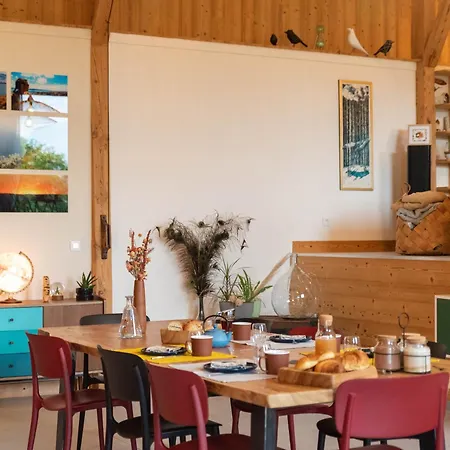 En Ferme Traditionnelle Avec Terrasse En Haute-loire - Fr-1-582-488 Bed & Breakfast