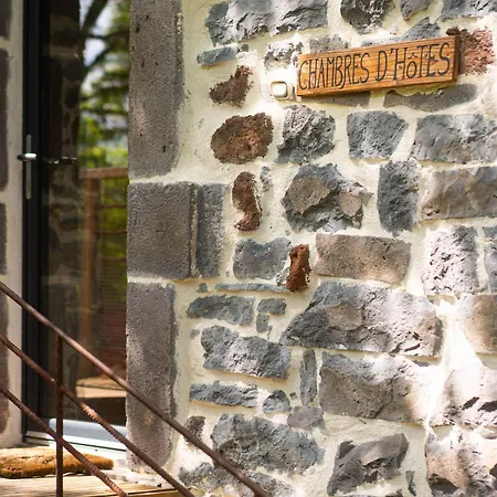 Bed & Breakfast En Ferme Traditionnelle Avec Terrasse En Haute-loire - Fr-1-582-488 *